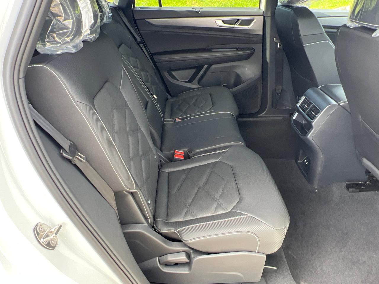 2026 Volkswagen Atlas Cross Sport 2.0T SE w/Technology Hagerstown MD