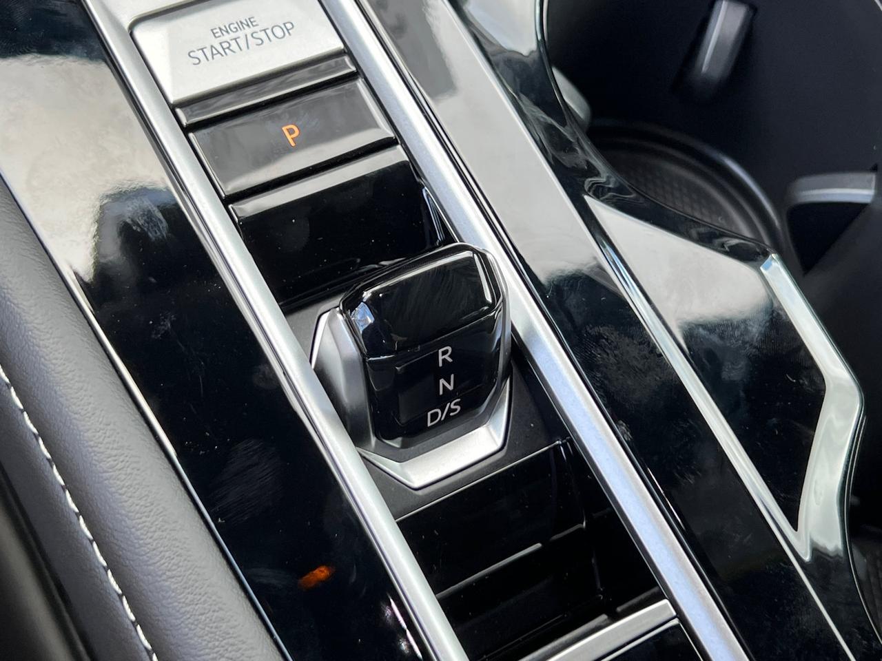 2026 Volkswagen Atlas Cross Sport 2.0T SE w/Technology Hagerstown MD