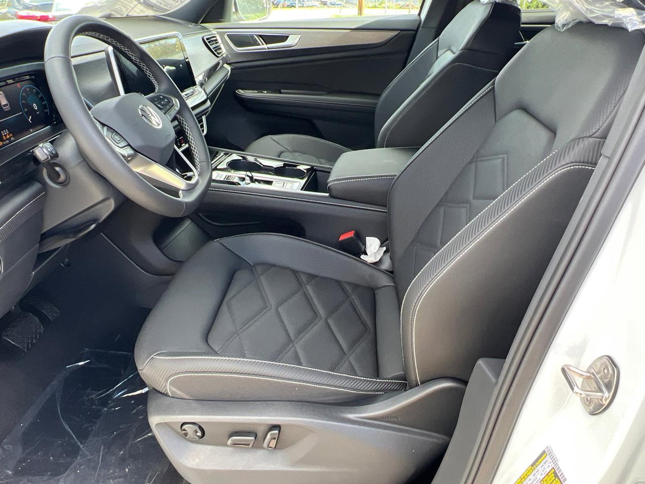 2026 Volkswagen Atlas Cross Sport 2.0T SE w/Technology Hagerstown MD