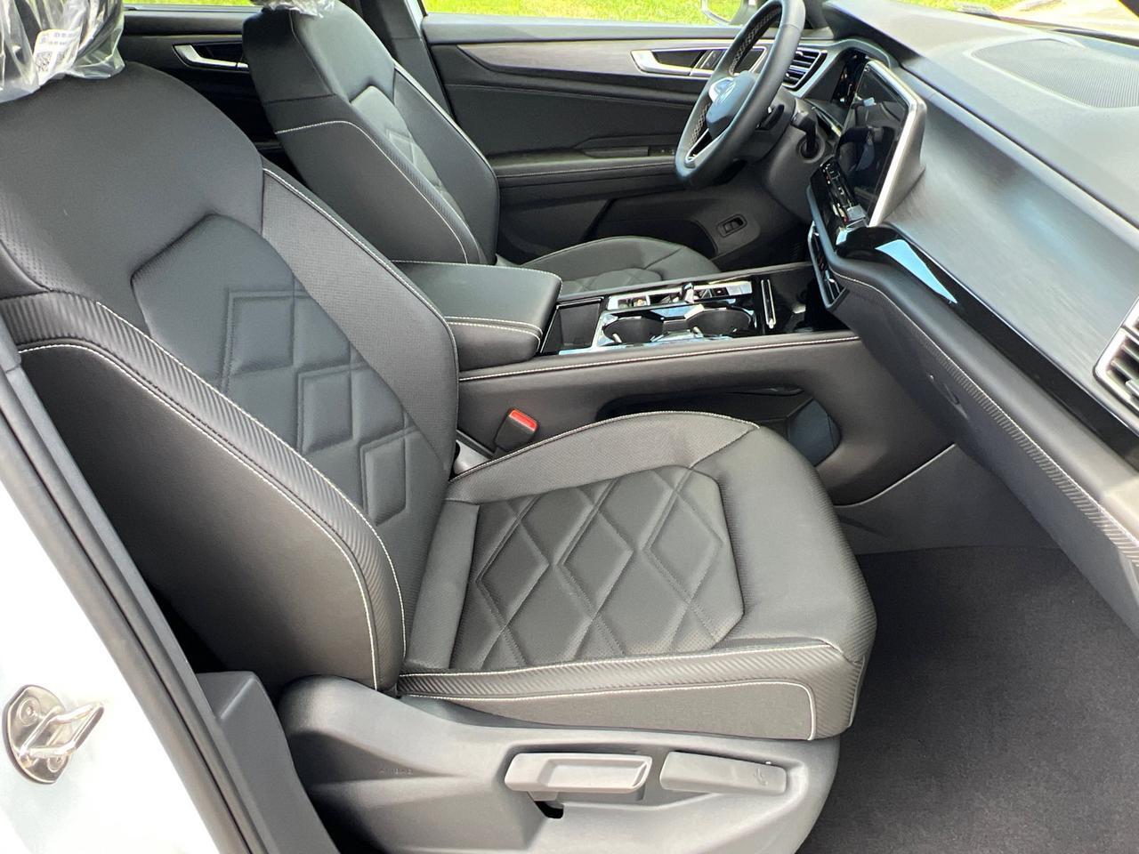 2026 Volkswagen Atlas Cross Sport 2.0T SE w/Technology Hagerstown MD