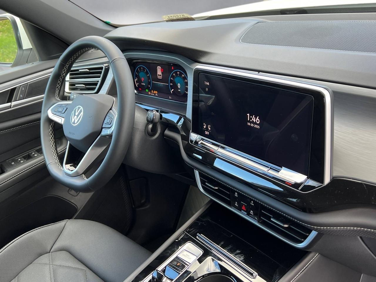 2026 Volkswagen Atlas Cross Sport 2.0T SE w/Technology Hagerstown MD