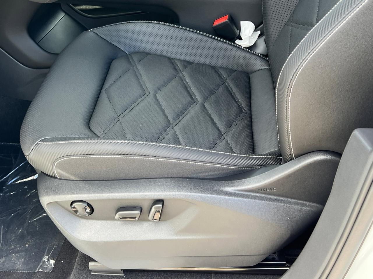 2026 Volkswagen Atlas Cross Sport 2.0T SE w/Technology Hagerstown MD