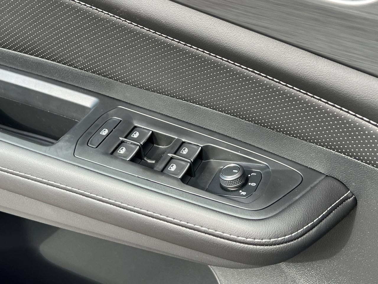 2026 Volkswagen Atlas Cross Sport 2.0T SE w/Technology Hagerstown MD