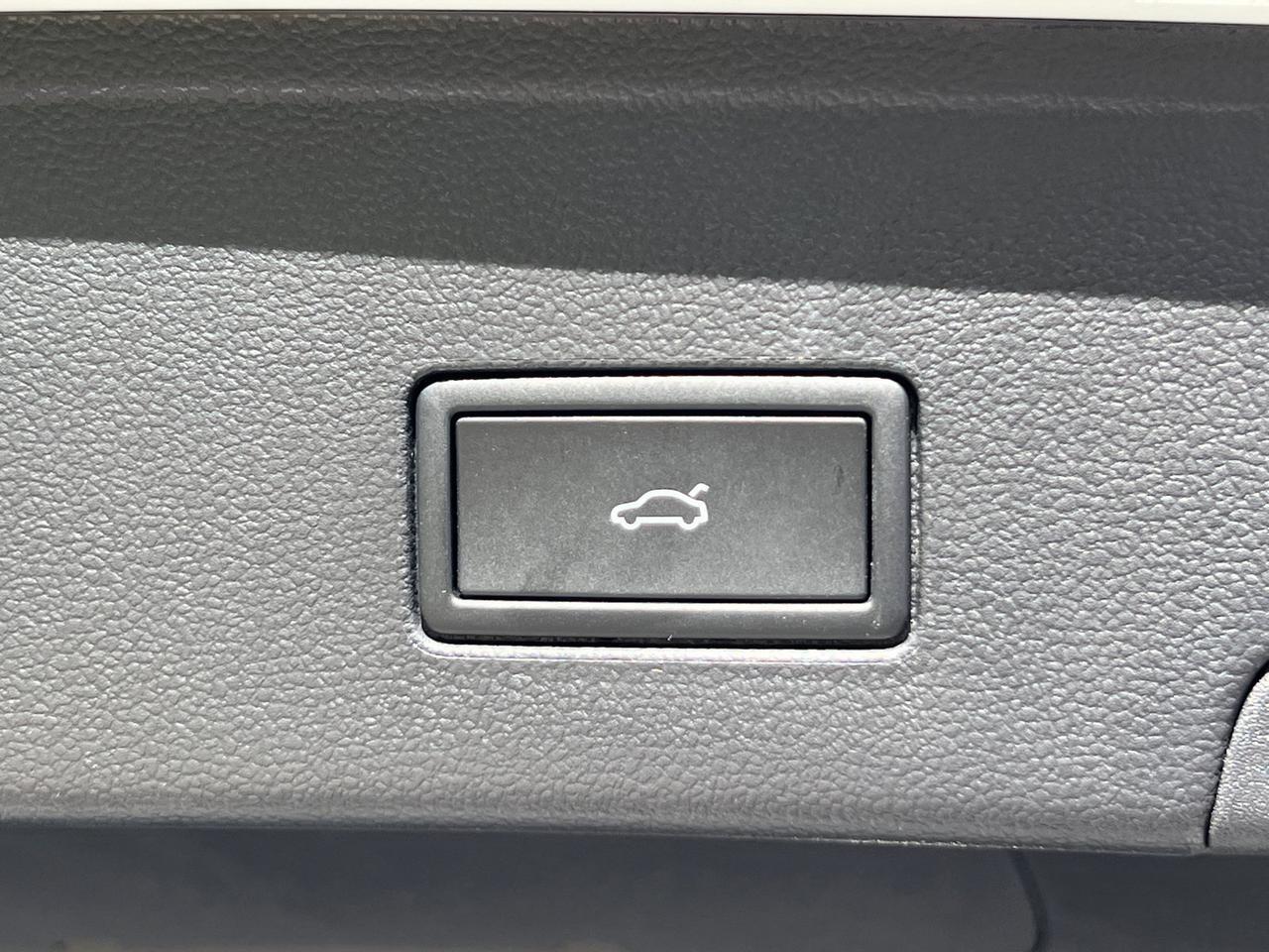 2026 Volkswagen Atlas Cross Sport 2.0T SE w/Technology Hagerstown MD