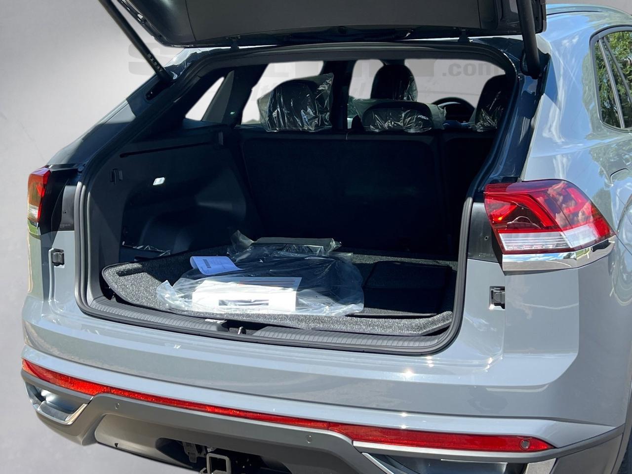 2026 Volkswagen Atlas Cross Sport 2.0T SE w/Technology Hagerstown MD