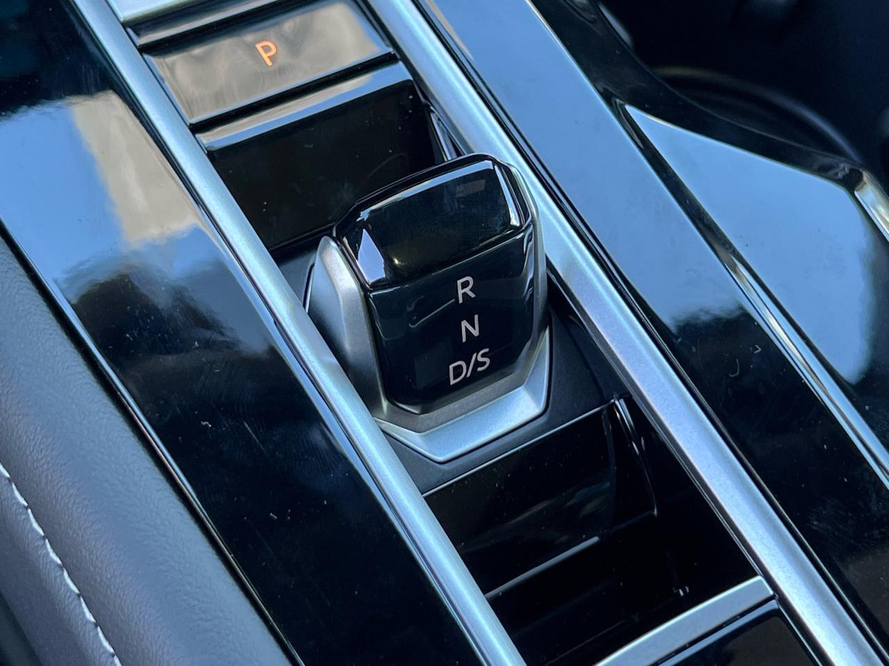 2026 Volkswagen Atlas Cross Sport 2.0T SE w/Technology Hagerstown MD