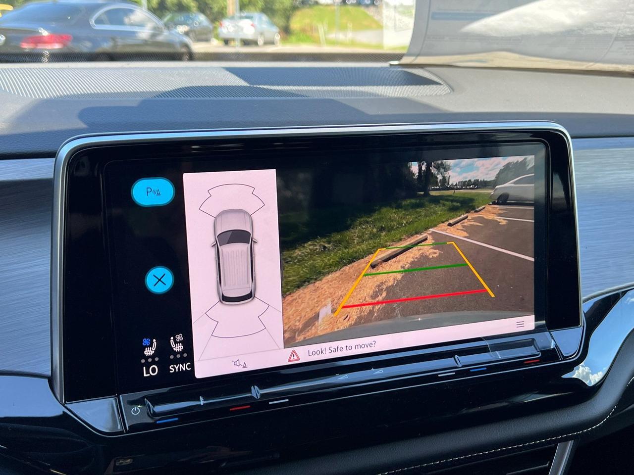 2026 Volkswagen Atlas Cross Sport 2.0T SE w/Technology Hagerstown MD