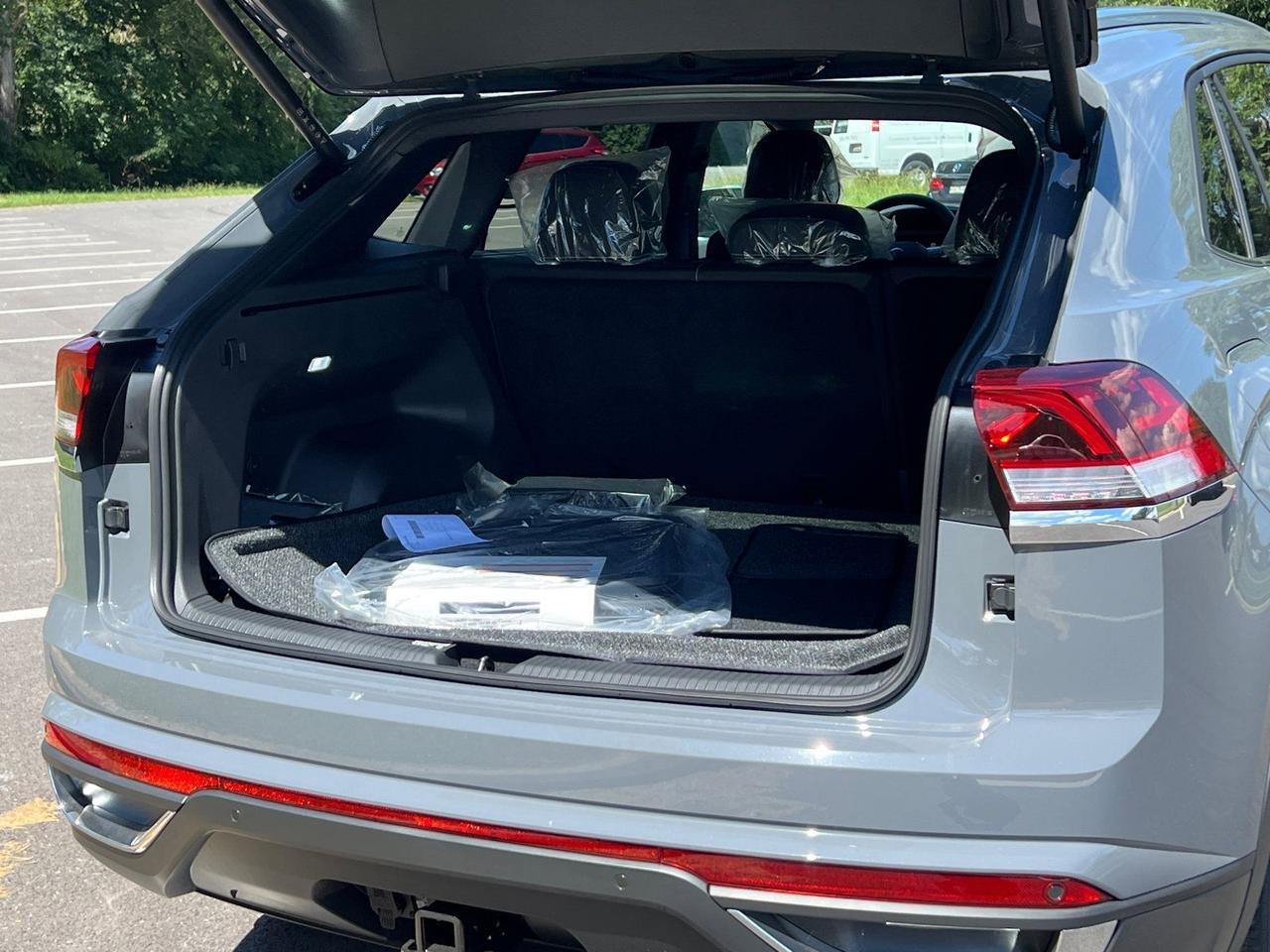 2026 Volkswagen Atlas Cross Sport 2.0T SE w/Technology Hagerstown MD