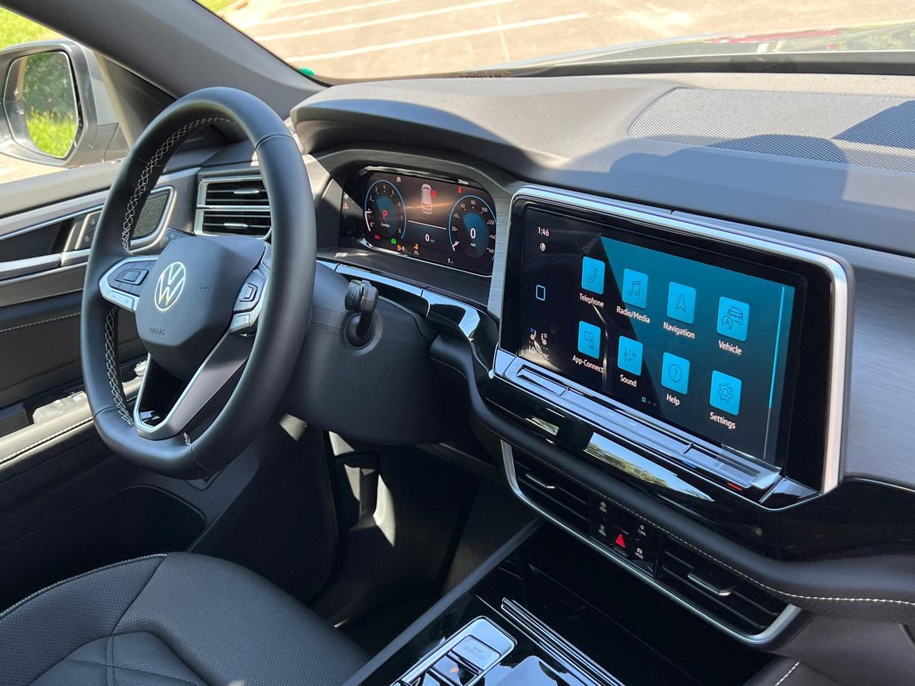 2026 Volkswagen Atlas Cross Sport 2.0T SE w/Technology Hagerstown MD