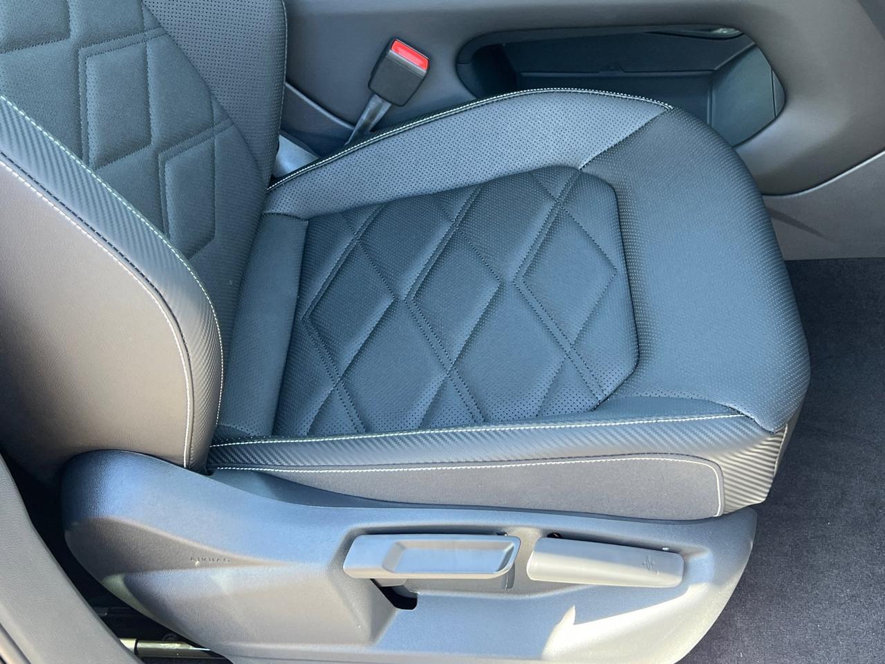 2026 Volkswagen Atlas Cross Sport 2.0T SE w/Technology Hagerstown MD