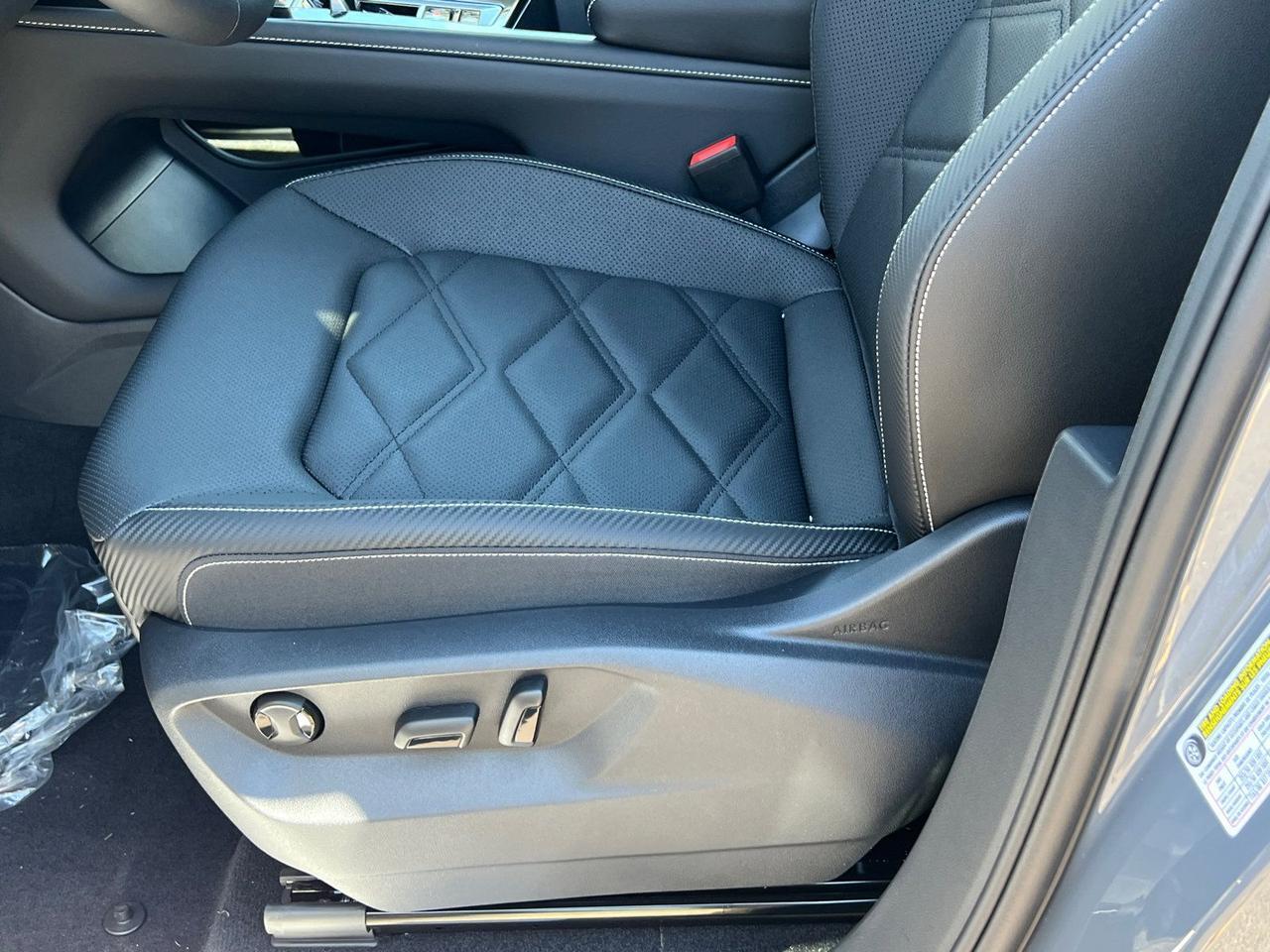 2026 Volkswagen Atlas Cross Sport 2.0T SE w/Technology Hagerstown MD