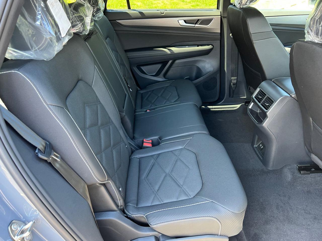 2026 Volkswagen Atlas Cross Sport 2.0T SE w/Technology Hagerstown MD