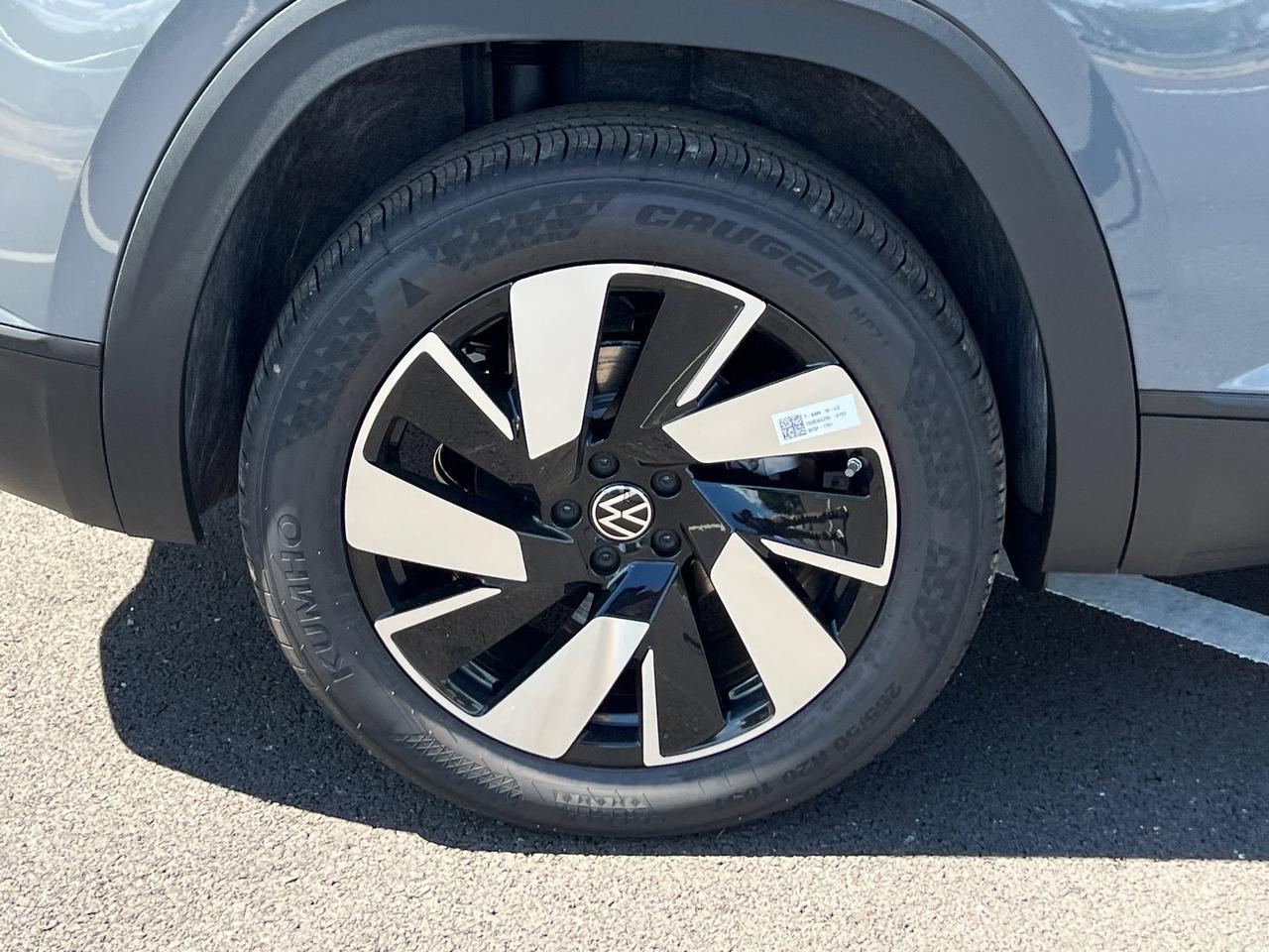 2026 Volkswagen Atlas Cross Sport 2.0T SE w/Technology Hagerstown MD