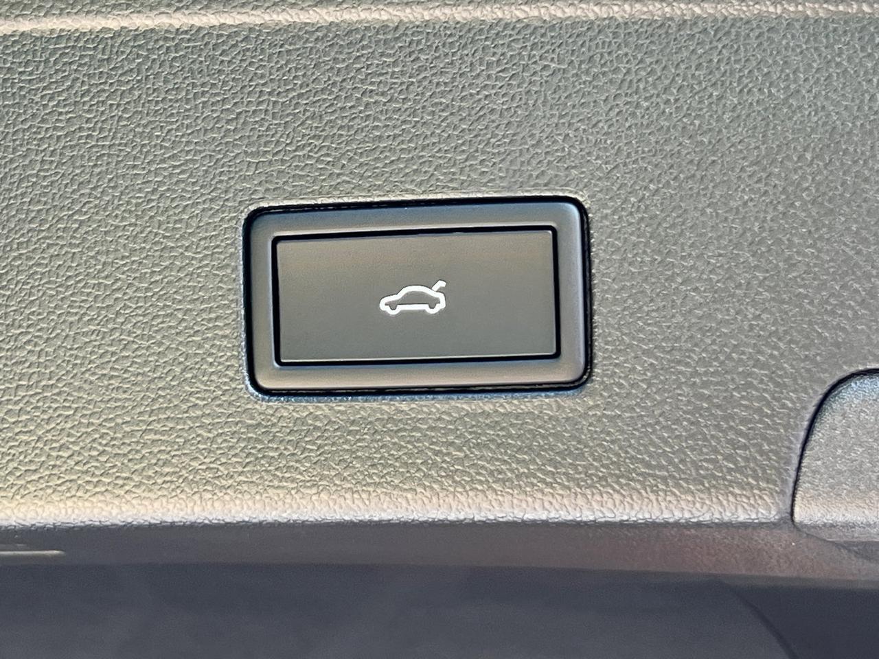 2026 Volkswagen Atlas Cross Sport 2.0T SE w/Technology Hagerstown MD