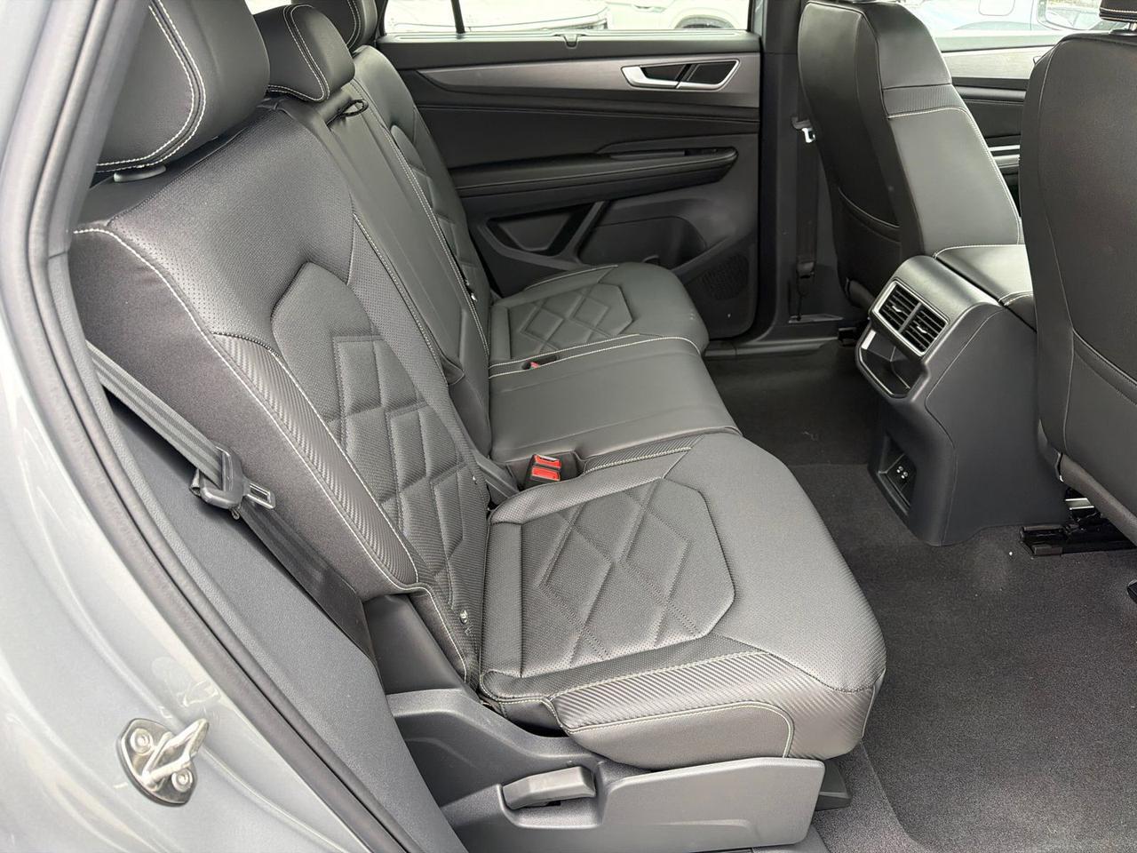 2026 Volkswagen Atlas Cross Sport 2.0T SE w/Technology Hagerstown MD