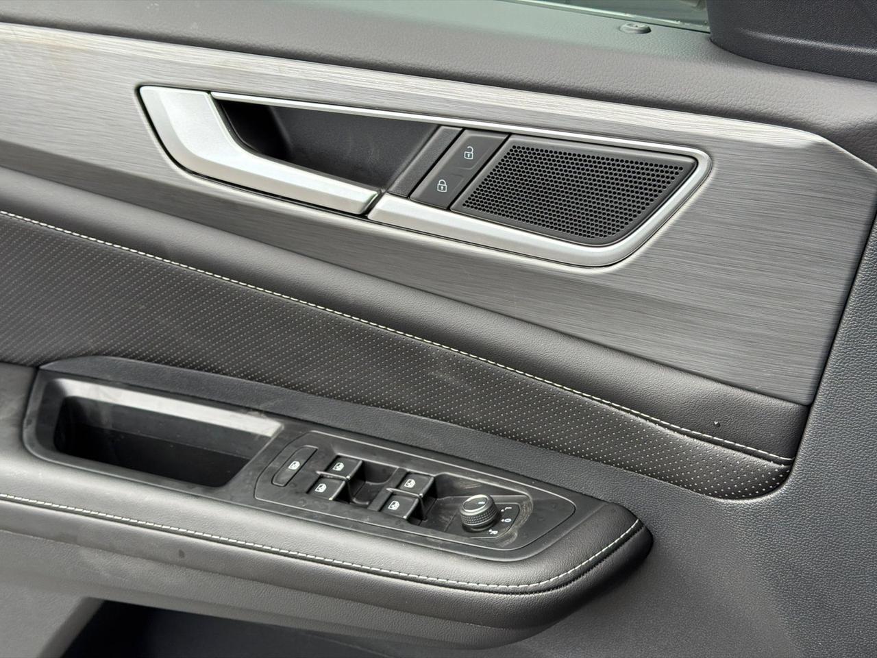 2026 Volkswagen Atlas Cross Sport 2.0T SE w/Technology Hagerstown MD