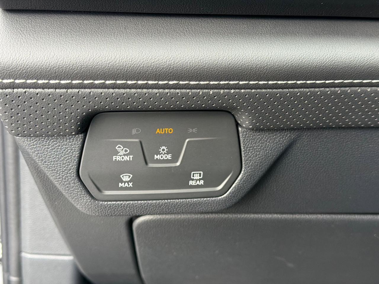 2026 Volkswagen Atlas Cross Sport 2.0T SE w/Technology Hagerstown MD