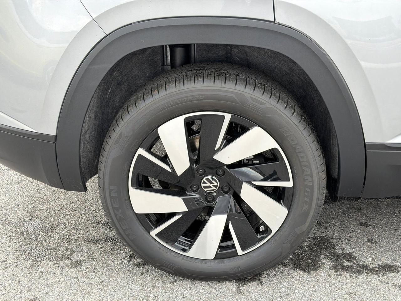 2026 Volkswagen Atlas Cross Sport 2.0T SE w/Technology Hagerstown MD