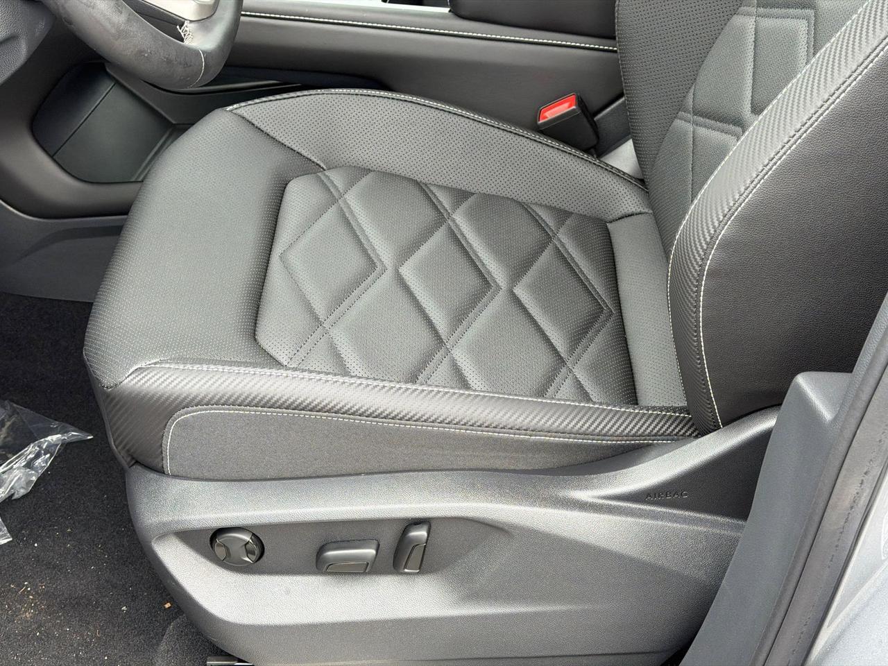 2026 Volkswagen Atlas Cross Sport 2.0T SE w/Technology Hagerstown MD