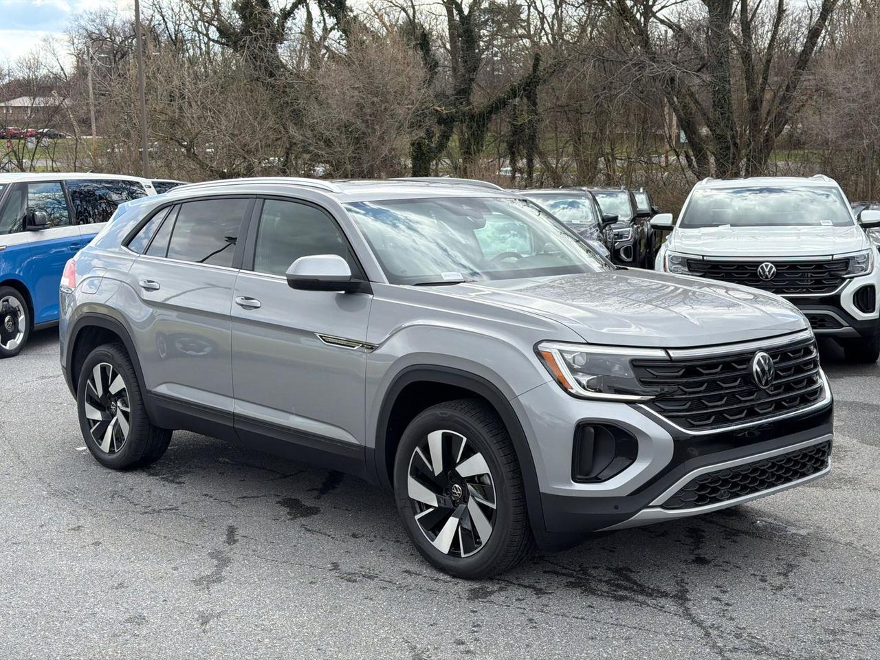 2026 Volkswagen Atlas Cross Sport 2.0T SE w/Technology