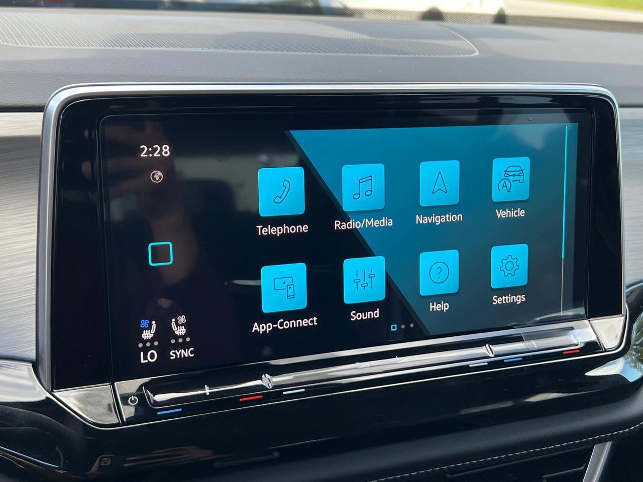 2026 Volkswagen Atlas Cross Sport 2.0T SE w/Technology Hagerstown MD