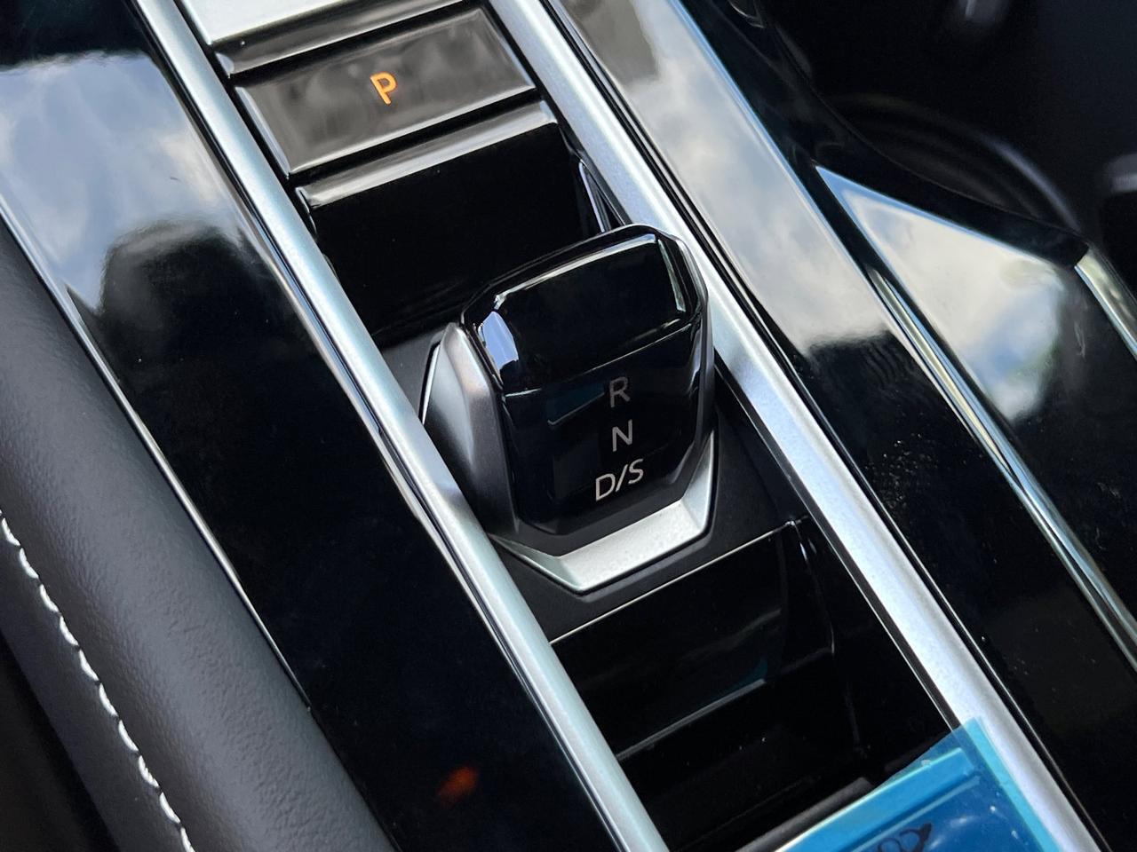 2026 Volkswagen Atlas Cross Sport 2.0T SE w/Technology Hagerstown MD