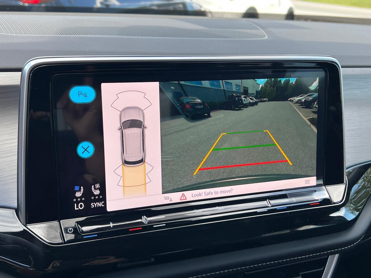 2026 Volkswagen Atlas Cross Sport 2.0T SE w/Technology Hagerstown MD