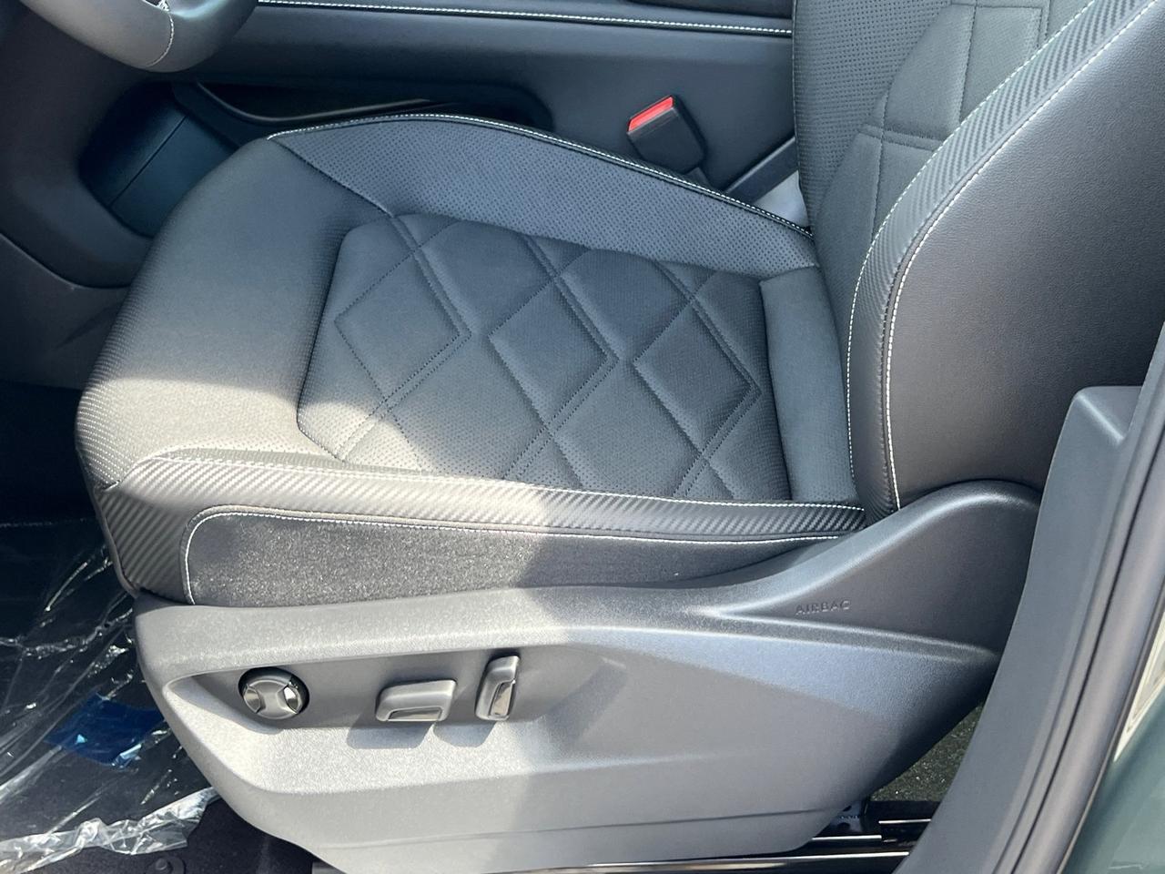 2026 Volkswagen Atlas Cross Sport 2.0T SE w/Technology Hagerstown MD