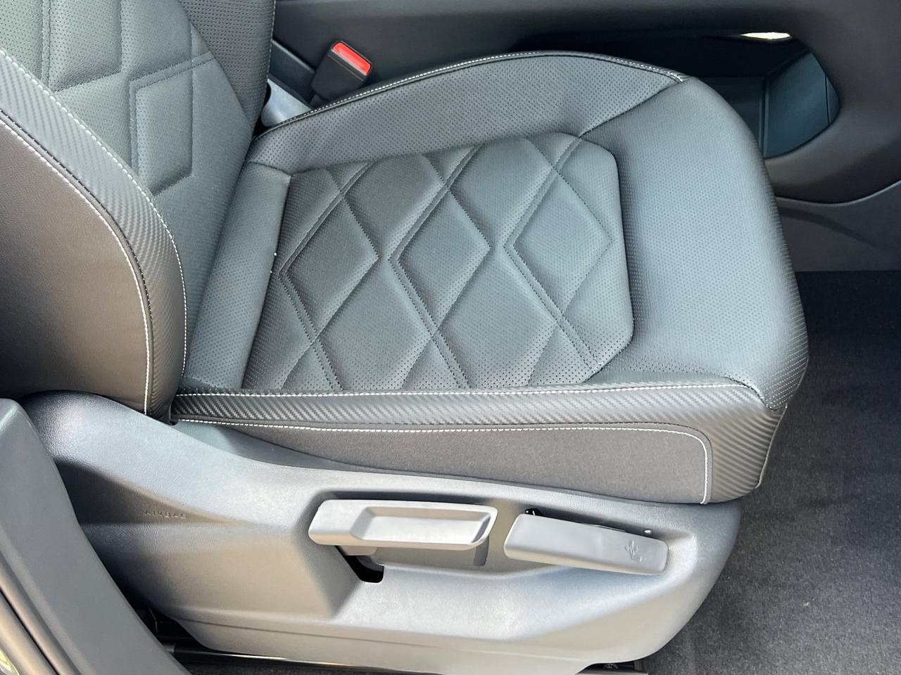 2026 Volkswagen Atlas Cross Sport 2.0T SE w/Technology Hagerstown MD