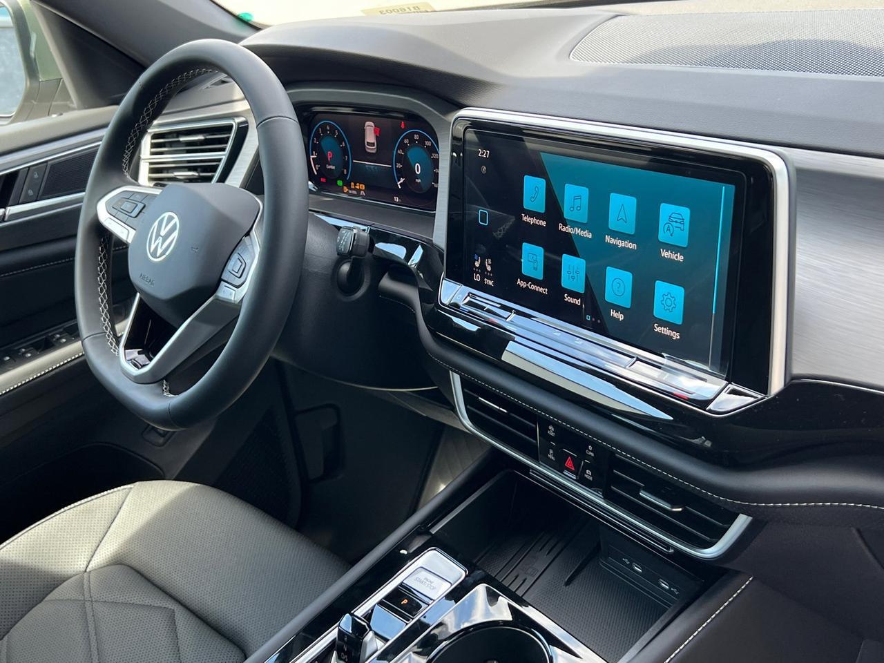 2026 Volkswagen Atlas Cross Sport 2.0T SE w/Technology Hagerstown MD