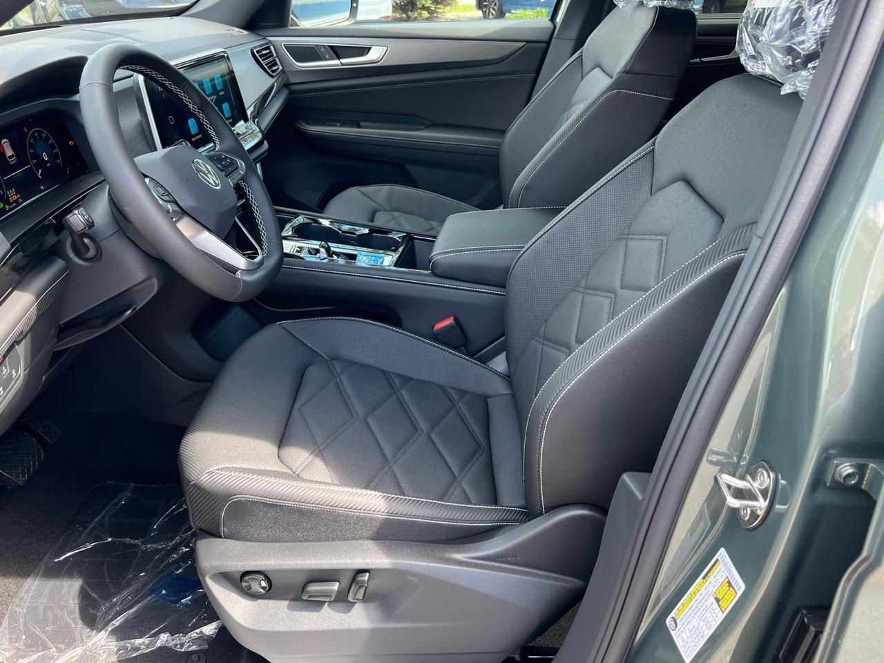 2026 Volkswagen Atlas Cross Sport 2.0T SE w/Technology Hagerstown MD