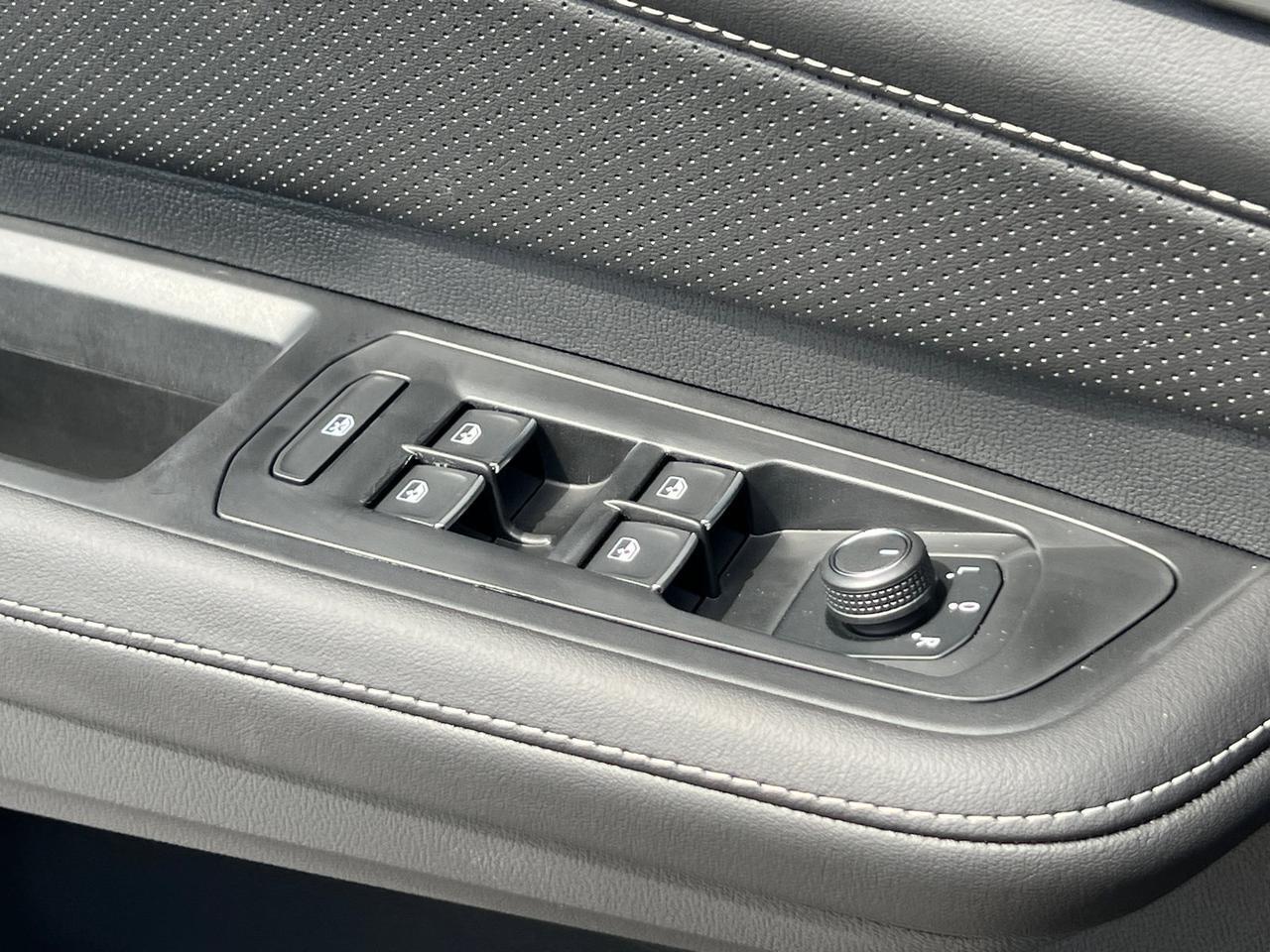 2026 Volkswagen Atlas Cross Sport 2.0T SE w/Technology Hagerstown MD