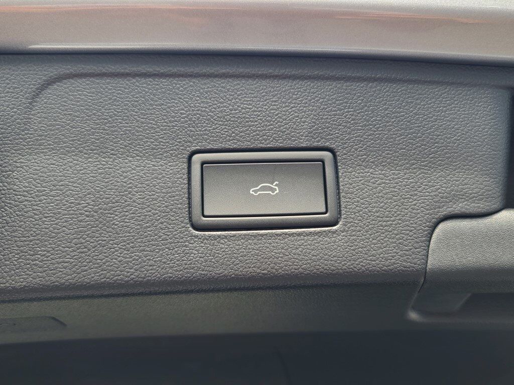 2026 Volkswagen Atlas Cross Sport 2.0T SE w/Technology Springfield VA