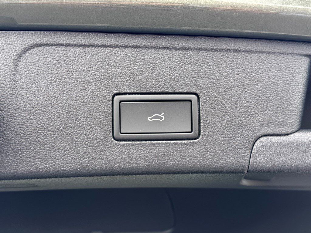 2026 Volkswagen Atlas Cross Sport 2.0T SE w/Technology Springfield VA