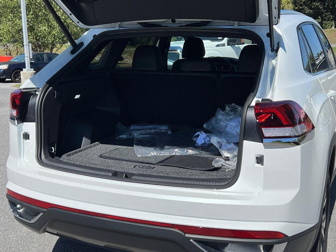 2026 Volkswagen Atlas Cross Sport 2.0T SE Hagerstown MD