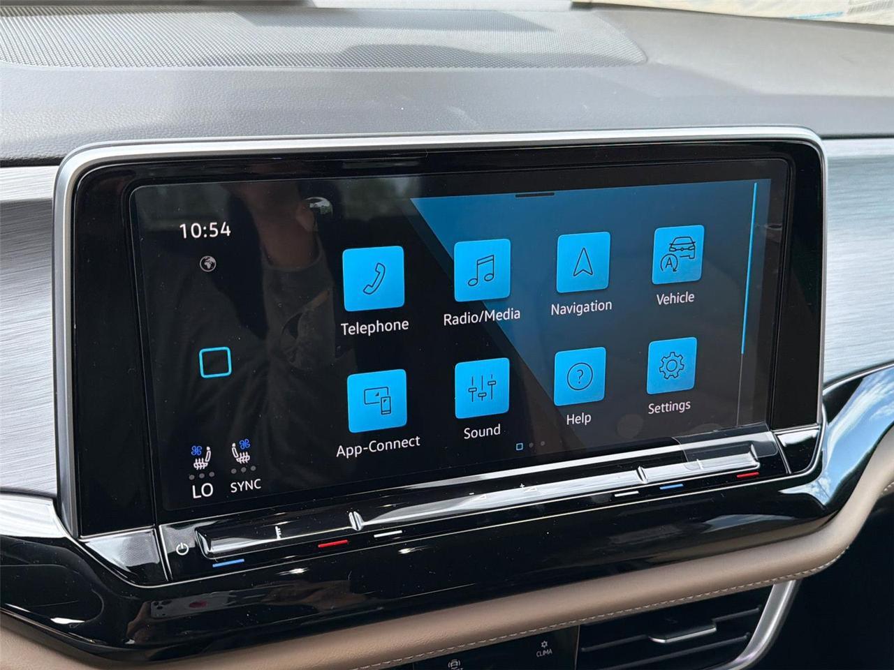 2026 Volkswagen Atlas Cross Sport 2.0T SE Hagerstown MD