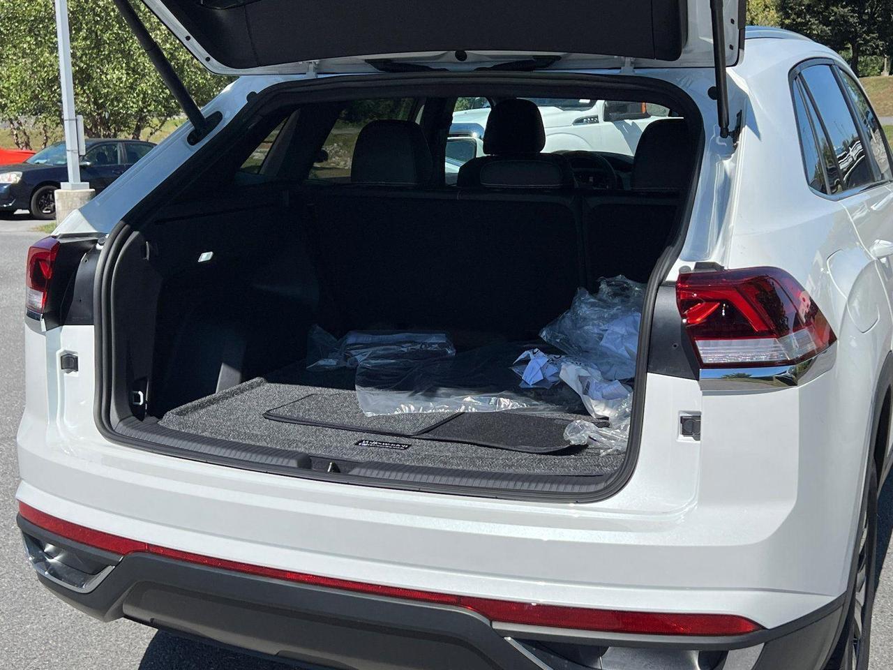 2026 Volkswagen Atlas Cross Sport 2.0T SE Hagerstown MD