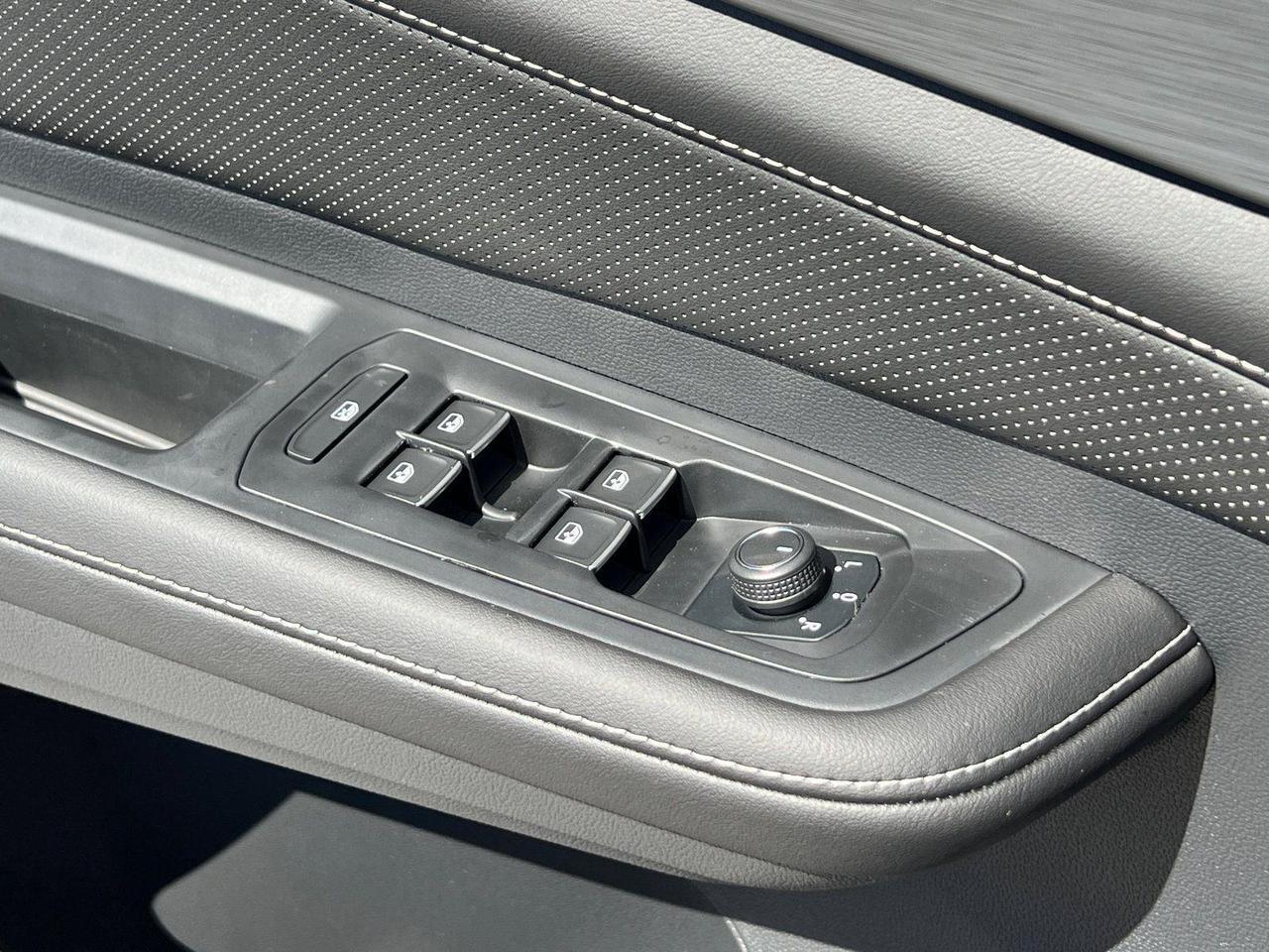 2026 Volkswagen Atlas Cross Sport 2.0T SE Hagerstown MD