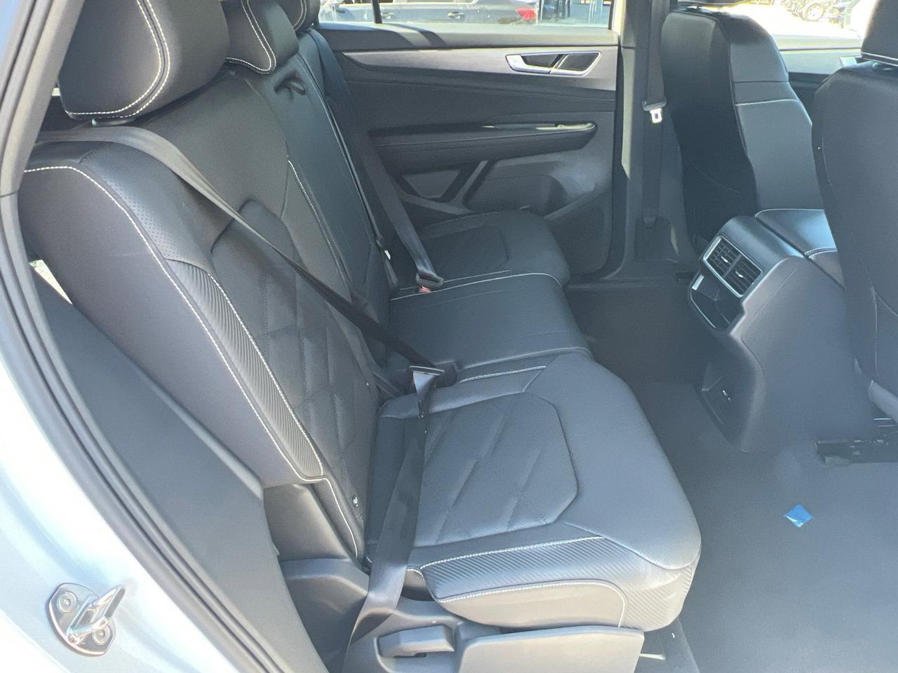 2026 Volkswagen Atlas Cross Sport 2.0T SE Hagerstown MD