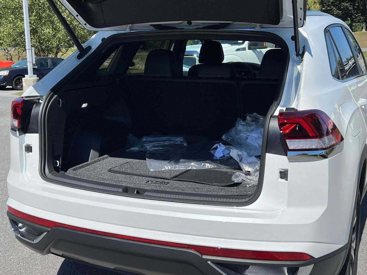 2026 Volkswagen Atlas Cross Sport 2.0T SE Hagerstown MD