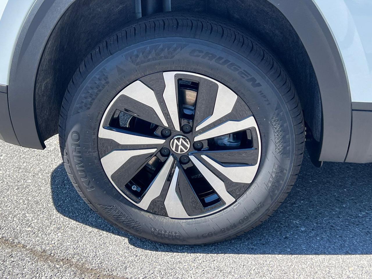 2026 Volkswagen Atlas Cross Sport 2.0T SE Hagerstown MD