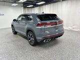2026 Volkswagen Atlas Cross Sport 2.0T SEL Premium R-Line Oshkosh WI