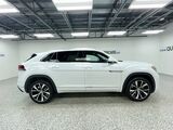 2026 Volkswagen Atlas Cross Sport 2.0T SEL Premium R-Line Oshkosh WI