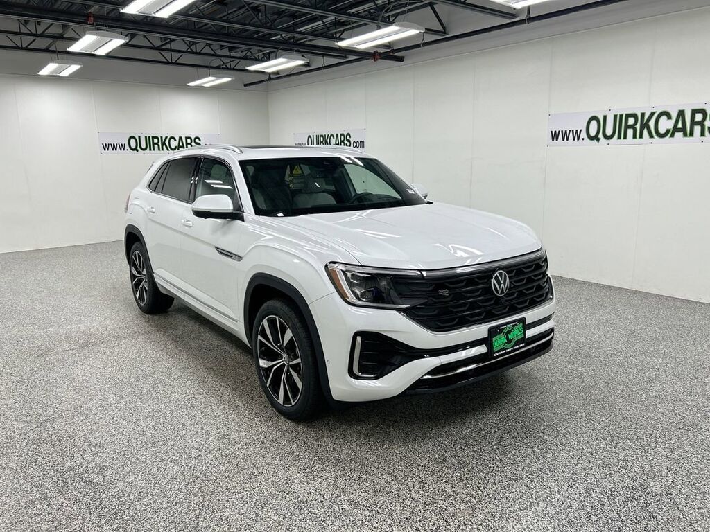 2026 Volkswagen Atlas Cross Sport 2.0T SEL Premium R-Line Oshkosh WI