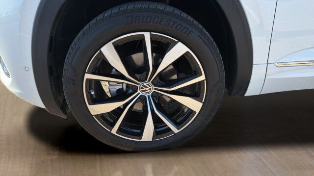 2026 Volkswagen Atlas Cross Sport 2.0T SEL Premium R-Line San Juan TX