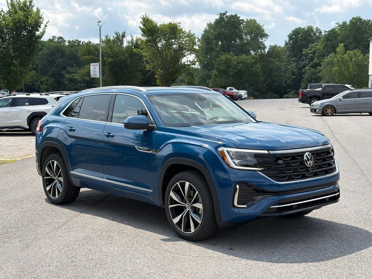 2026 Volkswagen Atlas Cross Sport 2.0T SEL Premium R-Line
