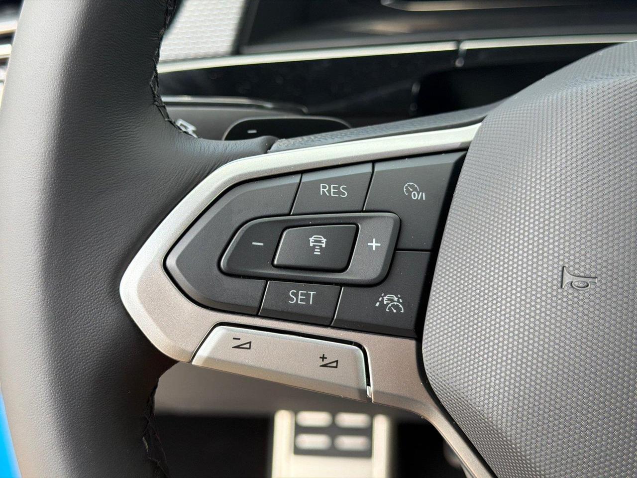 2026 Volkswagen Atlas Cross Sport 2.0T SEL Premium R-Line Hagerstown MD