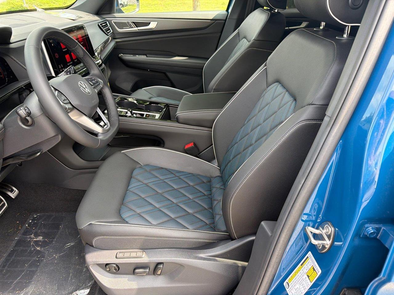 2026 Volkswagen Atlas Cross Sport 2.0T SEL Premium R-Line Hagerstown MD