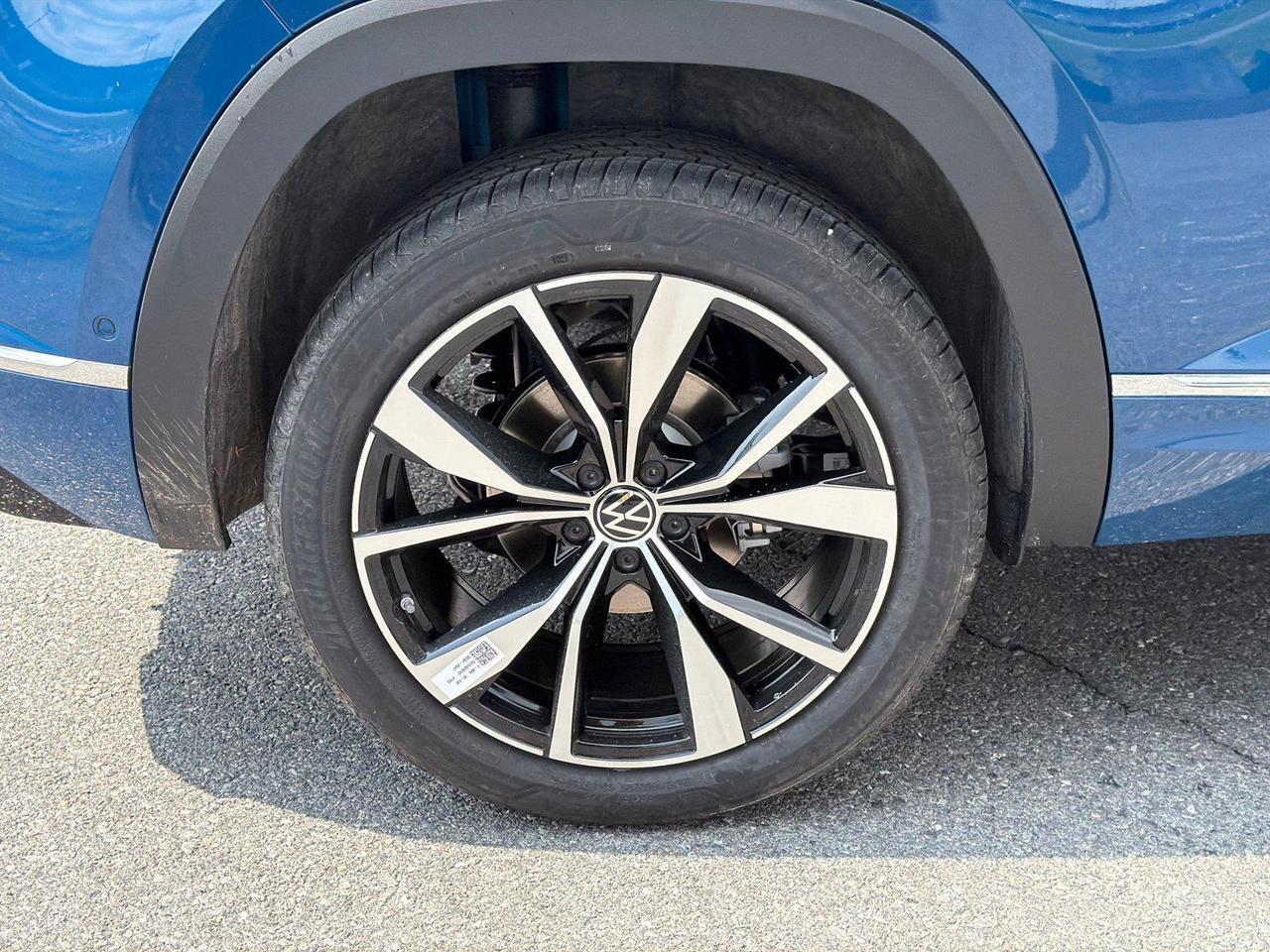 2026 Volkswagen Atlas Cross Sport 2.0T SEL Premium R-Line Hagerstown MD
