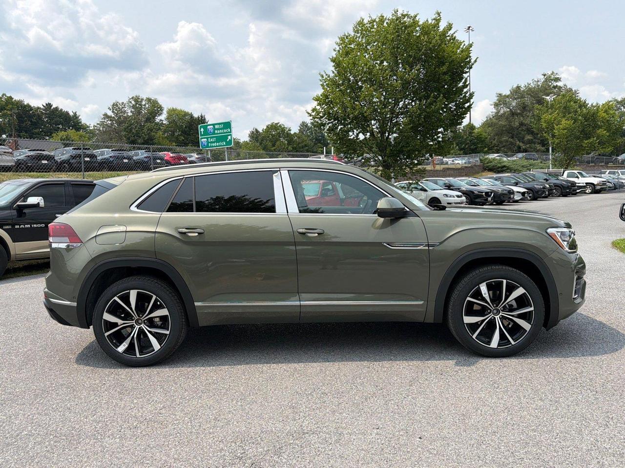 2026 Volkswagen Atlas Cross Sport 2.0T SEL Premium R-Line Hagerstown MD